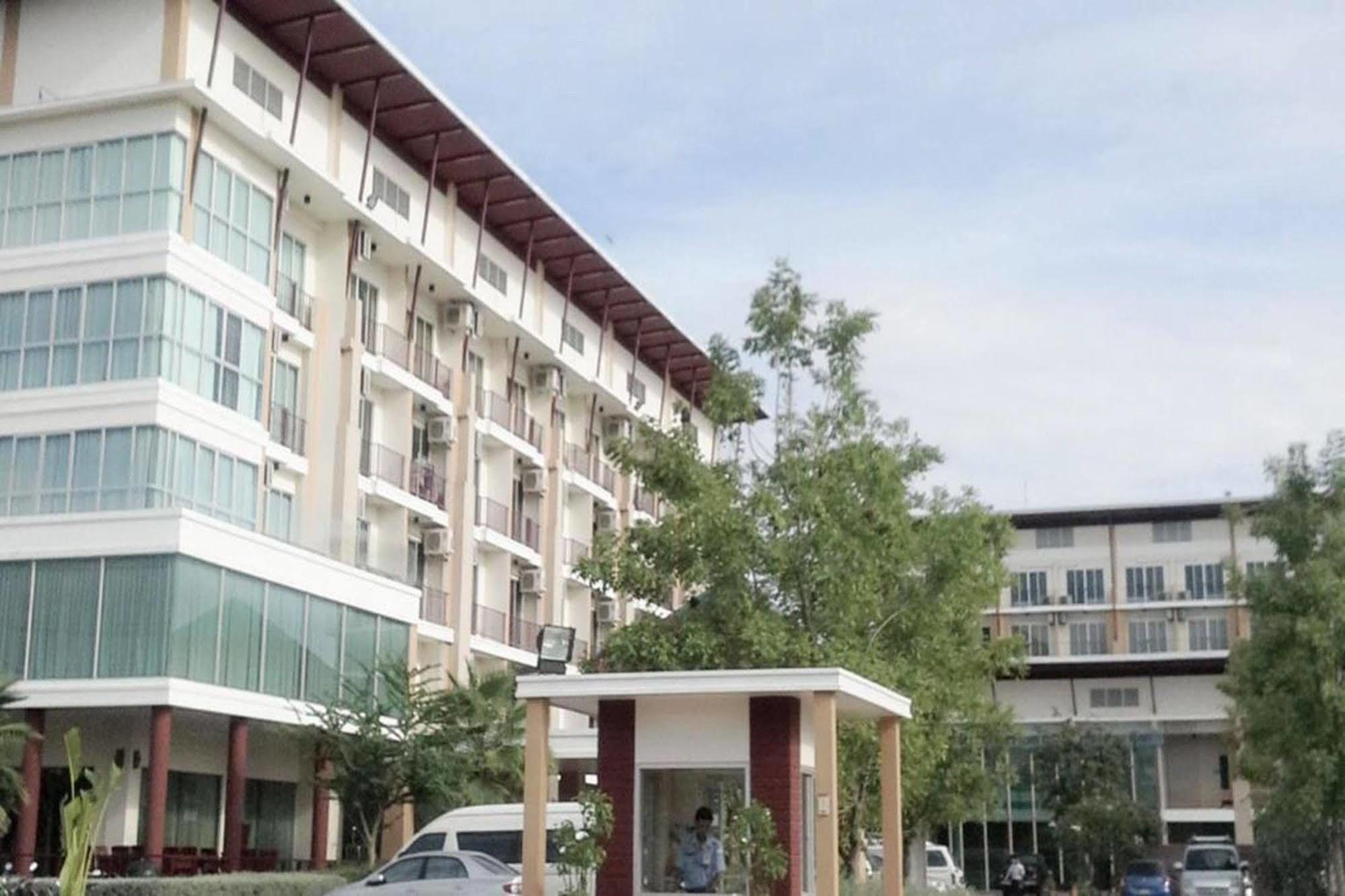 Hotel Kanokan 3*